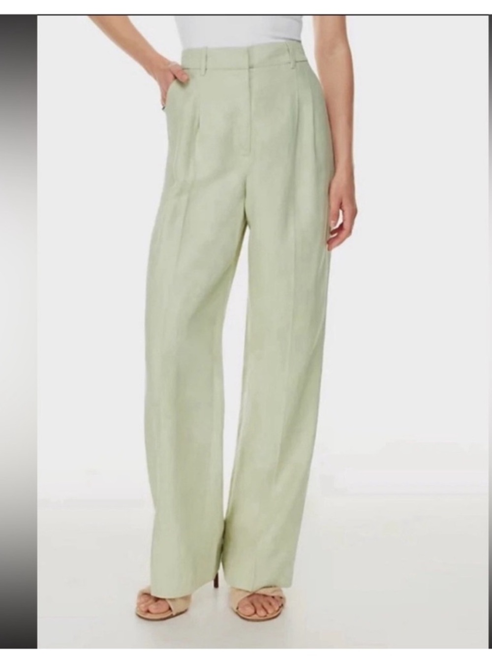 NEW Aritzia Wilfred The Effortless Pants Linen Pastel
Sage Green Size 4 Trousers